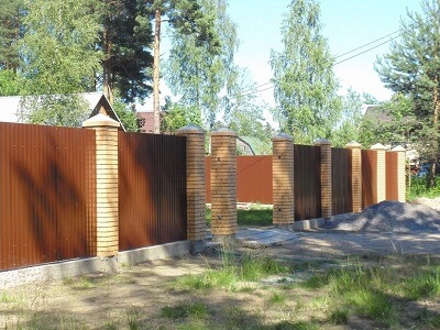 Монтаж забора из металлопрофия в Столбцах
